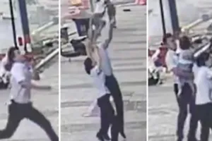 Anh Trầm Đông đã đỡ được bé gái rơi từ mái tôn tầng 1, sau khi bé rơi khỏi một cửa sổ tầng 5 chung cư. Ảnh: WEIBO