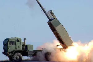 Hệ thống tên lửa bắn loạt cơ động cao (HIMARS). Ảnh: REUTERS
