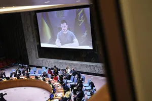 Tổng thống Ukraine - ông Volodymyr Zelensky phát biểu trong cuộc họp của Hội đồng Bảo an Liên Hợp Quốc thông qua video ngày 27-9. Ảnh: RT