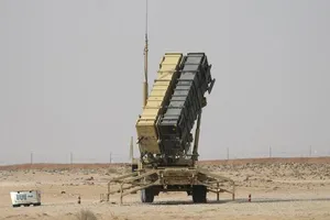Một khẩu đội tên lửa Patriot được triển khai gần căn cứ không quân Prince Sultan ở Saudi Arabia. Ảnh: AFP