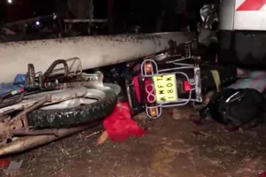 VIDEO: Tai nạn đường bộ kinh hoàng ở Kenya, 48 người chết