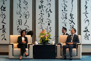 Bắc Kinh phản hồi lời Bộ trưởng Mỹ chuyện làm ăn ở Trung Quốc