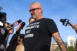 Hai lãnh đạo cực hữu tham gia bạo loạn Quốc hội Mỹ bị kết án 17 và 15 năm tù