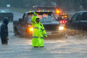 12 ngày gần chục nước hứng bão lũ, tang thương khôn lường