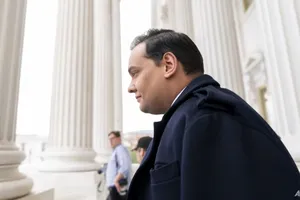 Hạ nghị sĩ Cộng hoà George Santos bị trục xuất khỏi Hạ viện Mỹ