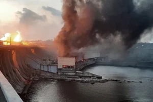 Loạt đòn tấn công lớn rung chuyển Ukraine, nhiều nơi chìm trong biển lửa