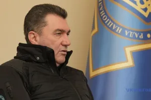 Tổng thống Ukraine bất ngờ thay lãnh đạo quốc phòng an ninh