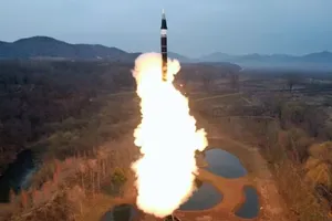 Triều Tiên phóng thành công tên lửa siêu thanh nhiên liệu rắn