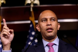 Lãnh đạo Dân chủ tại Hạ viện nêu khả năng Mỹ đưa quân vào Ukraine