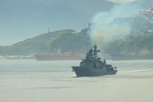 VIDEO: Hải quân Nga triển khai chiến hạm, tàu ngầm tập trận ở Thái Bình Dương