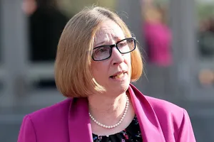 Nga triệu tập đại sứ Mỹ vụ Crimea bị tấn công