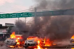 Biểu tình Bangladesh: Khẩn trương lập chính phủ lâm thời; Mỹ, Nga lên tiếng