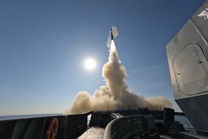 VIDEO: Nga tập trận rầm rộ ở Địa Trung Hải, khai hỏa loạt tên lửa siêu thanh