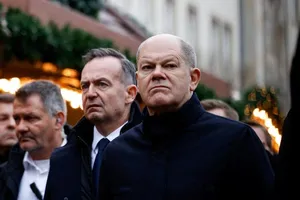 Vụ ô tô lao vào chợ Giáng sinh ở Đức: Cảnh sát bối rối động cơ nghi phạm