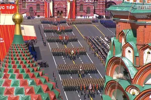 Chùm ảnh: Các khối diễu binh đều bước tại Quảng trường Đỏ kỷ niệm Ngày Chiến thắng