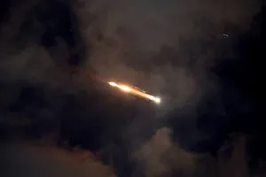 UAV Iran xuyên thủng phòng không Israel; Tel Aviv tuyên bố hạ thêm nhiều chỉ huy Tehran