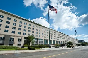 Bộ Ngoại giao Mỹ bắt đầu sa thải hơn 1.300 nhân sự