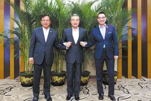 Trung Quốc họp ba bên cùng Campuchia và Thái Lan