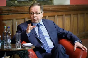 Anh triệu tập đại sứ Nga sau vụ tập kích tên lửa ở Kiev trúng cơ sở của London