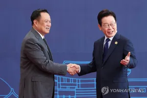 Hội nghị Cấp cao APEC khai mạc, bàn cách đối phó thế giới nhiều biến động