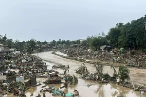 Ảnh-Video: Bão Kalmaegi tàn phá khủng khiếp ở Philippines