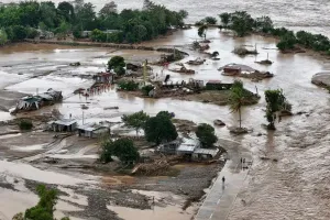 Bão Fung-wong tàn phá nặng nề Philippines, có thể vòng lại sau khi quét qua Đài Loan