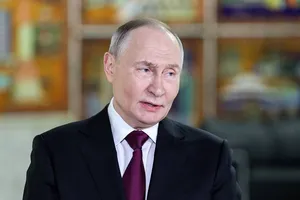 Ông Putin cảnh báo cắt đường ra biển của Ukraine, đáp trả ‘hành vi cướp biển’ khi tấn công 2 tàu được cho thuộc hạm đội bóng tối