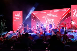 Sôi động cùng Liên hoan Đờn ca tài tử Nam Bộ TP.HCM