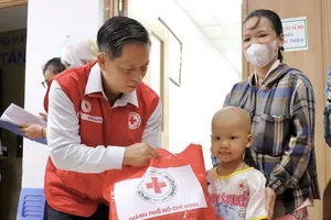 Mang trung thu ấm áp cho 500 thiếu nhi có hoàn cảnh khó khăn