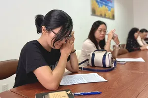 Những chuyện ấm lòng ở lớp học giúp người khiếm thị dùng smartphone 