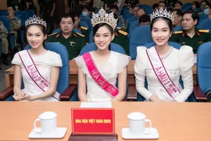 Chuyến từ thiện đầu tiên của tân Hoa hậu Đỗ Thị Hà