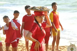 Hồ Bích Trâm bị HLV trách khéo trong 'Cầu thủ nhí 2020'