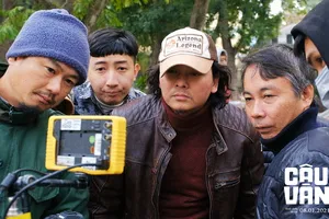 Vợ cố NSND Bùi Cường rưng rưng khi 'Cậu Vàng' ra mắt