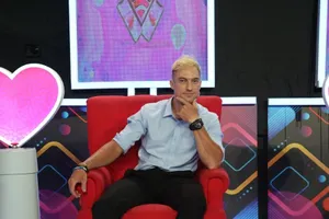 Brandon - thầy giáo tiếng Anh xuất hiện tại Tần số tình yêu