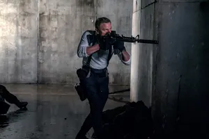 'James Bond 007' Daniel Craig với pha hành động không tưởng trong trailer mới 