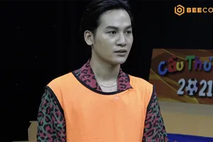 Ali Hoàng Dương bất ngờ cúi đầu xin lỗi khán giả trong hậu trường 