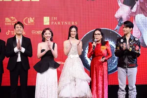 Dàn sao đổ bộ thảm đỏ tại buổi ra mắt phim 'Chìa khóa trăm tỷ'