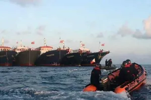 Canada, Nhật ra tuyên bố kêu gọi Trung Quốc tuân thủ phán quyết về Biển Đông. Ảnh: AP