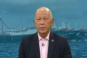 Bộ trưởng Quốc phòng Philippines Delfin Lorenzana. Ảnh: NTF-WPS/CNN