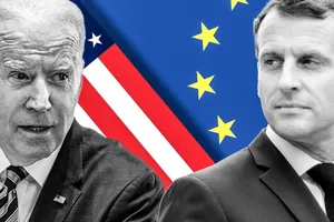Tổng thống Mỹ Joe Biden (trái) và Tổng thống Pháp Emmanuel Macron.