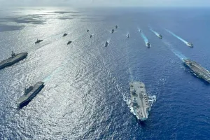 Nhóm tác chiến tàu sân bay của Anh hoạt động tại biển Philippines cùng hải quân Mỹ, Nhật, New Zealand, Canada, Hà Lan. Ảnh: COMMANDER UK CARRIER STRIKE GROUP / TWITTER