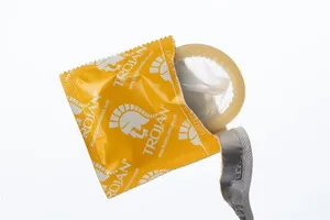 Bang đầu tiên tại Mỹ ban hành luật cấm 'lén lút' tháo bao cao su giữa 'cuộc yêu'. Ảnh: THE NEW YORK TIMES