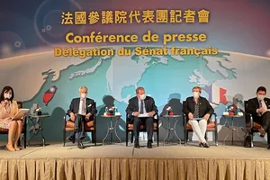 Trung Quốc chỉ trích việc thượng nghị sĩ Pháp gọi Đài Loan là 'quốc gia'. Ảnh: REUTERS