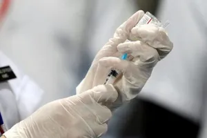 Ấn Độ khuyến nghị tiêm vaccine COVID-19 nội địa cho trẻ từ 2 tuổi. Ảnh: REUTERS