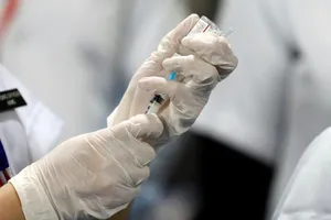 WHO nói không 'đốt cháy giai đoạn' duyệt sử dụng khẩn cấp với vaccine Covaxin. Ảnh: REUTERS