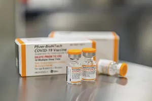 Vaccine COVID-19 của Pfizer/BioNTech hiệu quả hơn 90% ở trẻ 5-11 tuổi. Ảnh: AP