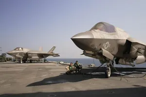 Biển Đông: Anh đã theo dõi tàu ngầm, sẵn sàng đánh chặn máy bay của Trung Quốc. Ảnh: SKY NEWS