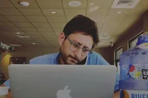 Nhà báo người Mỹ Danny Fenster. Ảnh: REUTERS