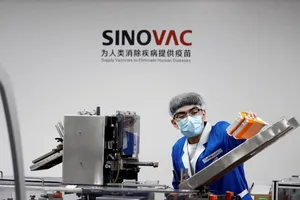 Trung Quốc hỗ trợ Indonesia xây dựng trung tâm sản xuất vaccine COVID-19. Ảnh: REUTERS