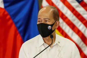 Bộ trưởng Quốc phòng Philippines Delfin Lorenzana. Ảnh: REUTERS